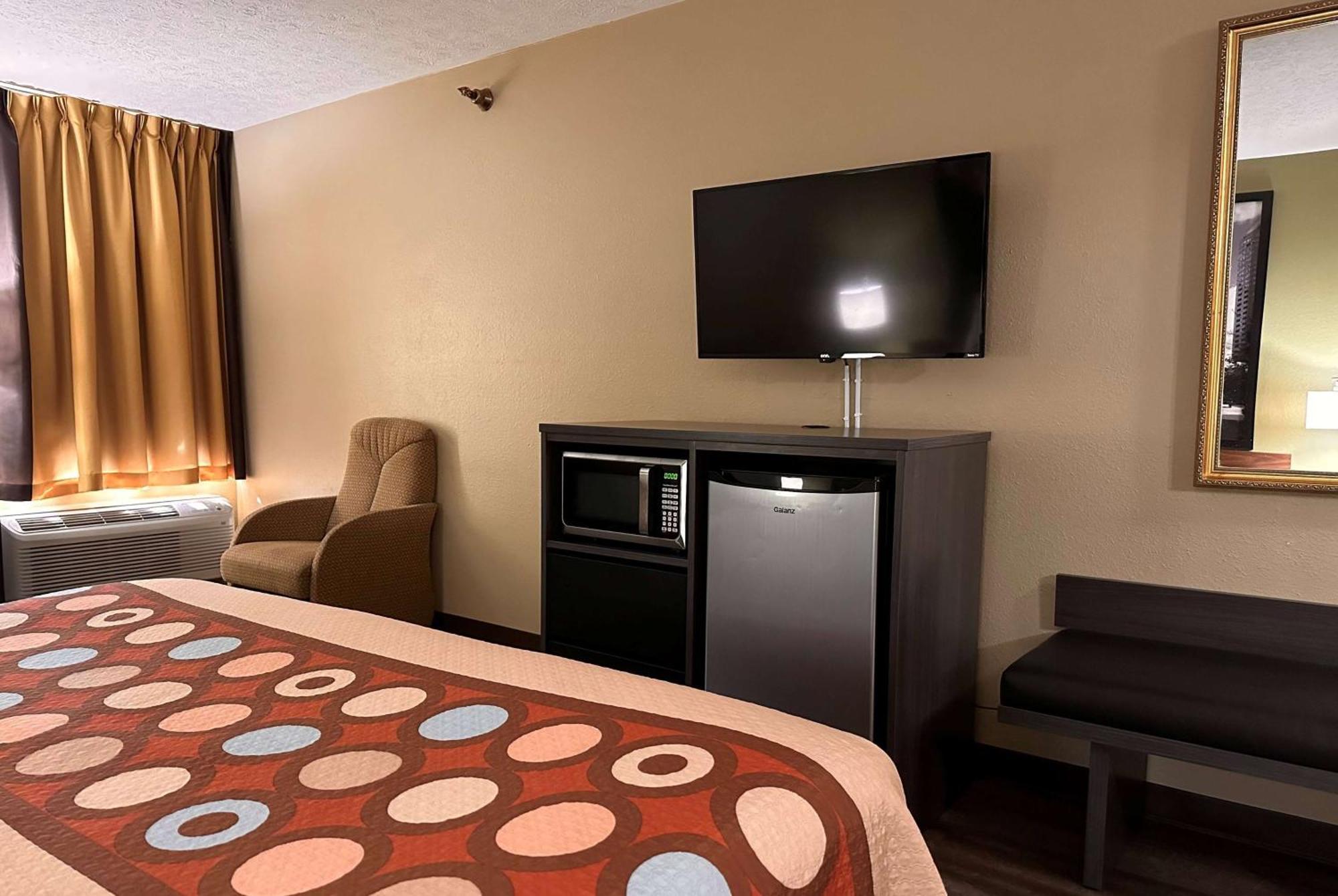 Hotel Super 8 By Wyndham Bellefontaine Exterior foto
